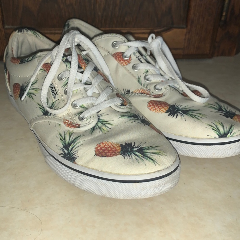 Pineapple print Vans. Flexible pricing!